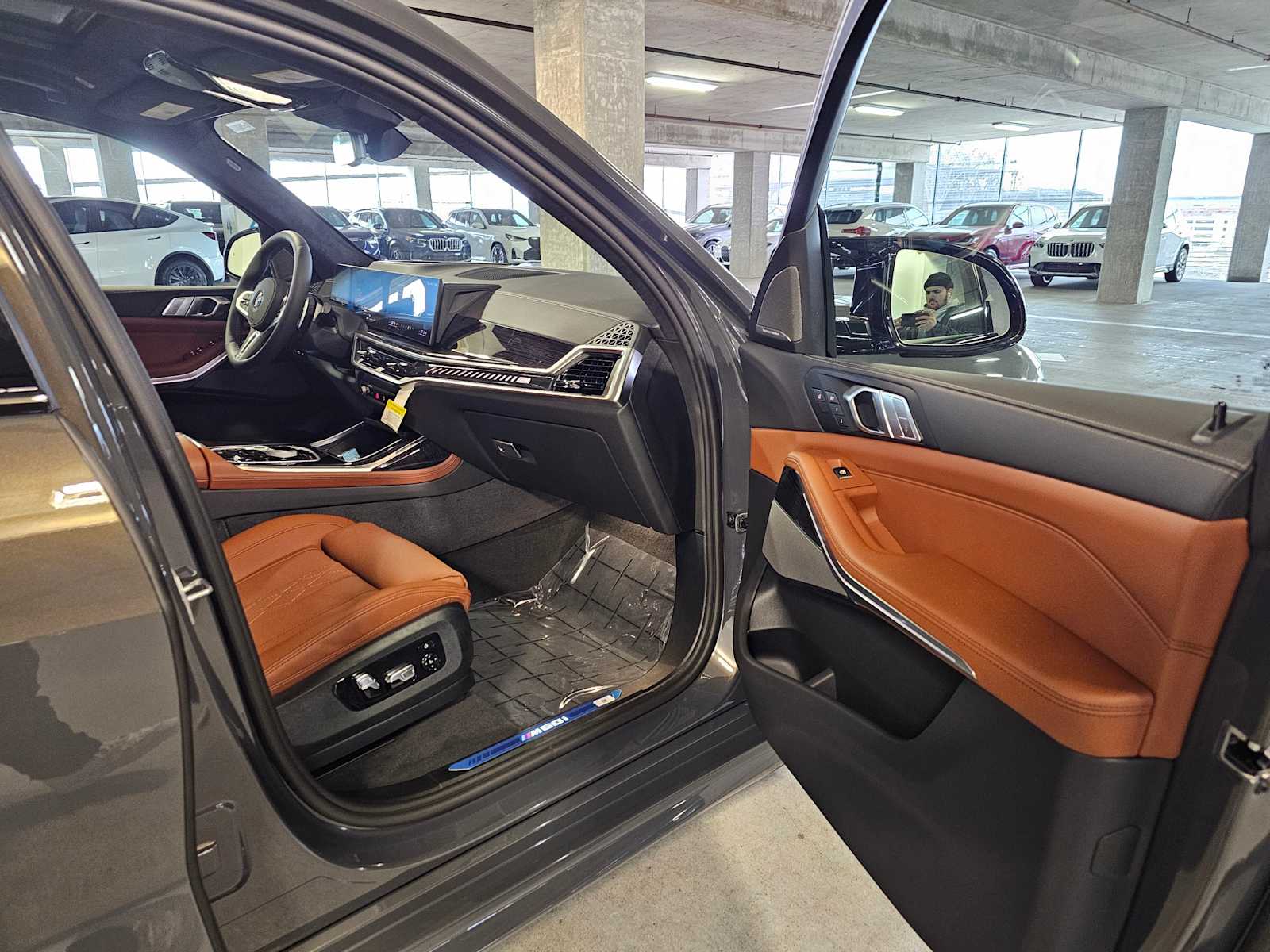 Thumbnail: 2026 BMW X7 - 43