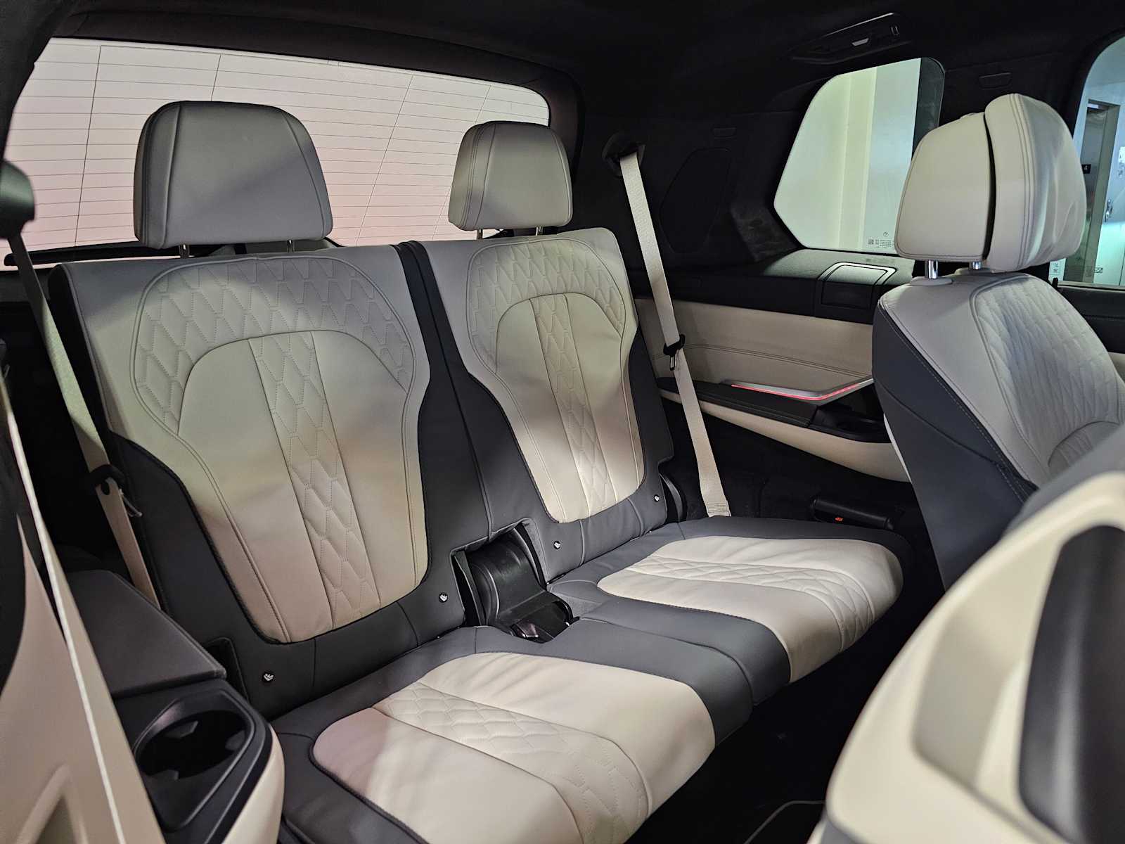 Thumbnail: 2026 BMW X7 - 44