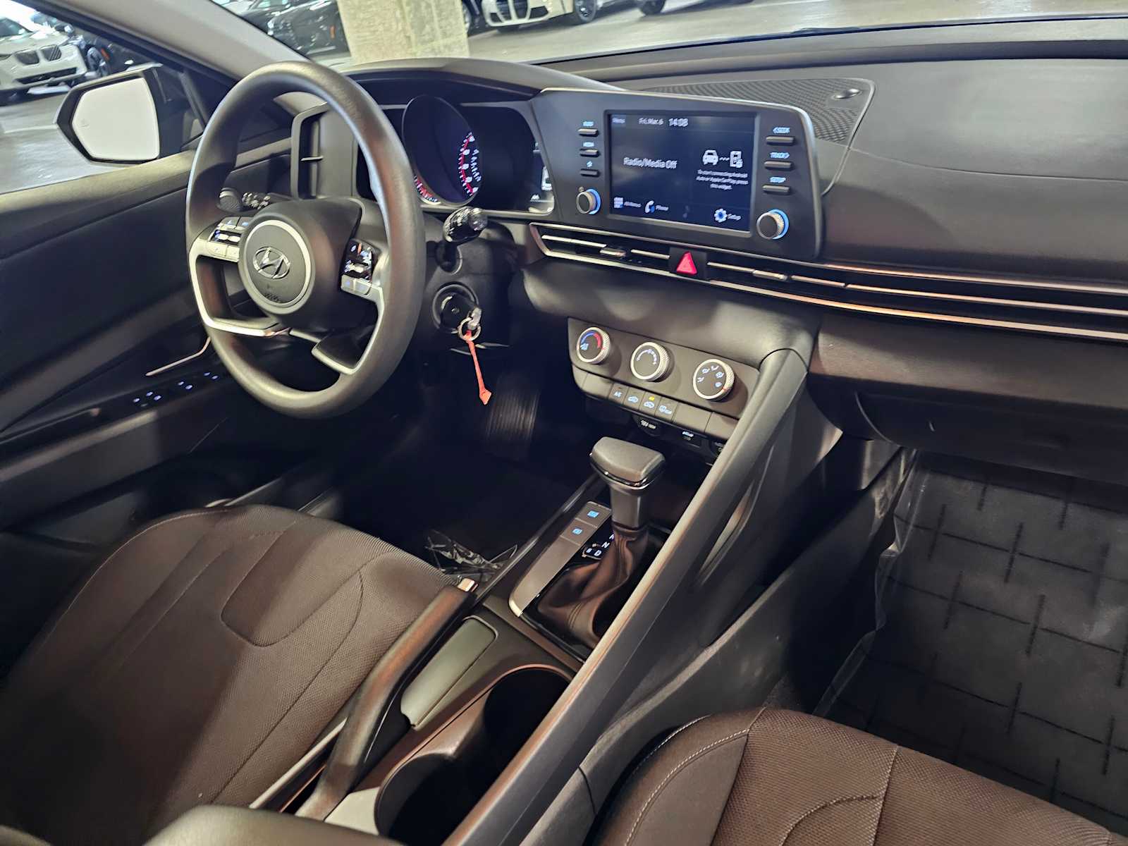 Thumbnail: 2022 Hyundai Elantra - 34