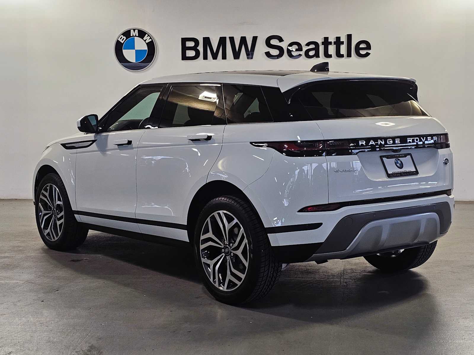 Used 2023 Land Rover SUV SE Fuji White For Sale at Lithia Motors