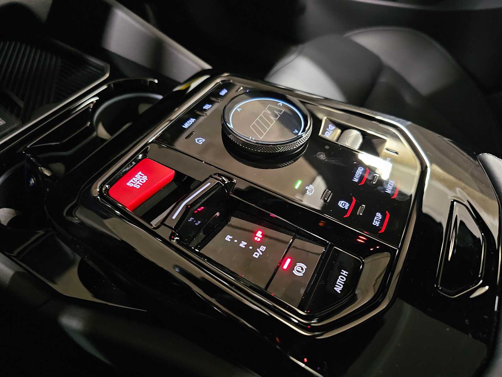 Thumbnail: 2026 BMW M5 - 21