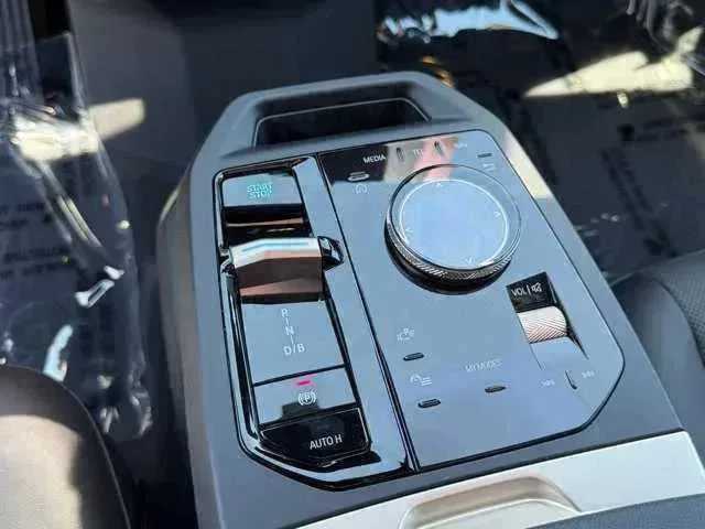 Thumbnail: 2026 BMW iX - 27