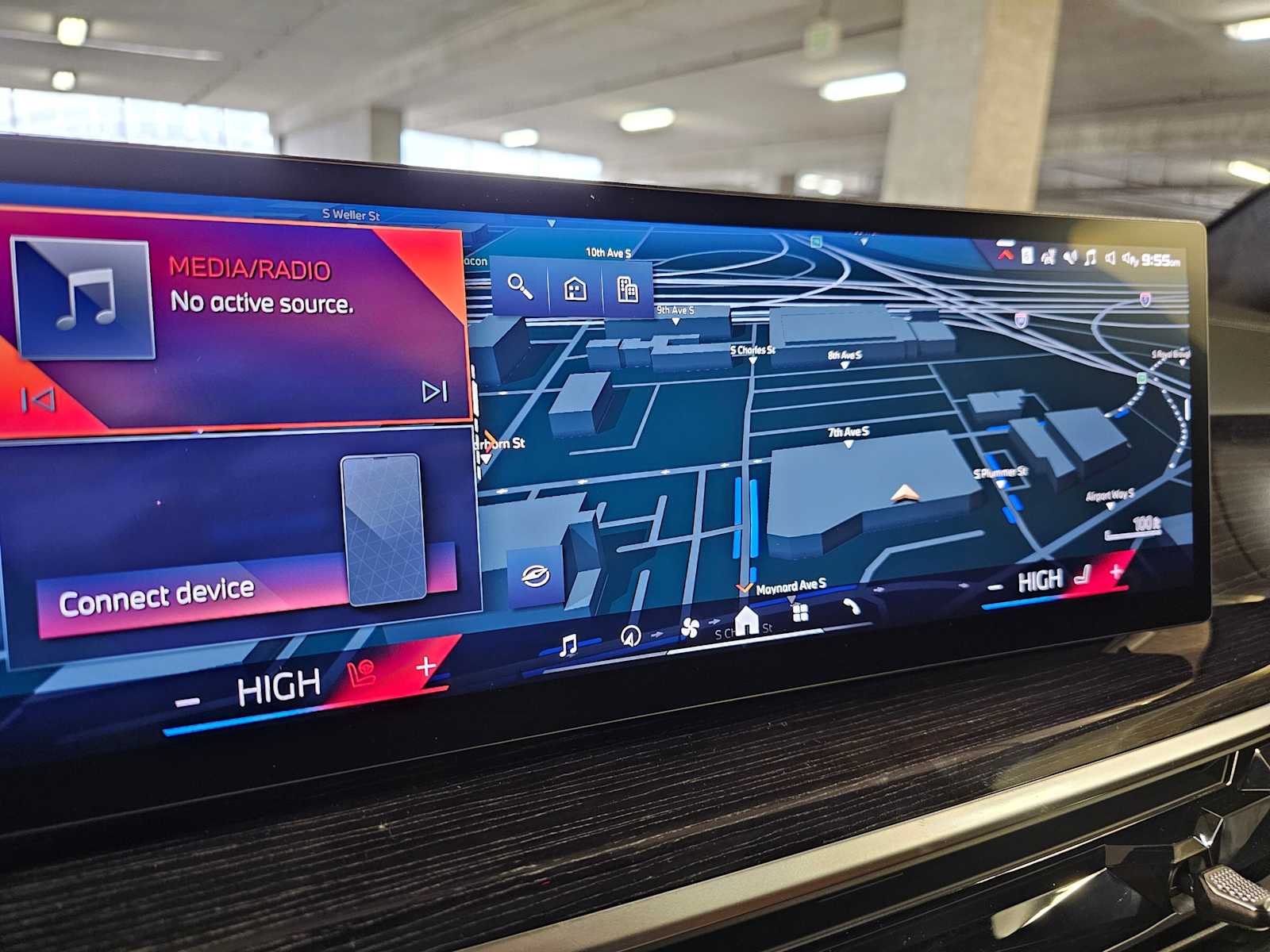 Thumbnail: 2026 BMW X7 - 14