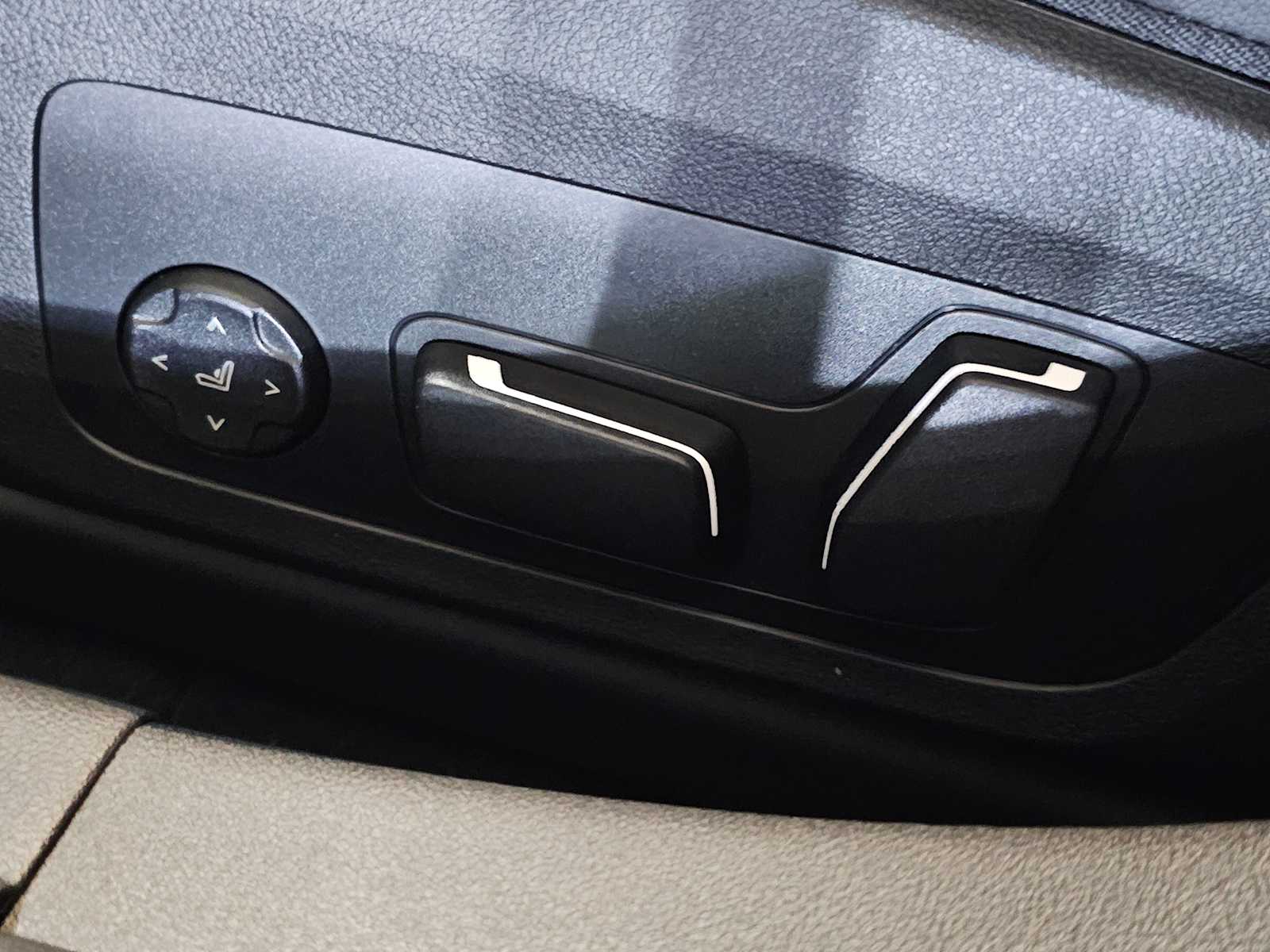Thumbnail: 2026 BMW i4 - 23
