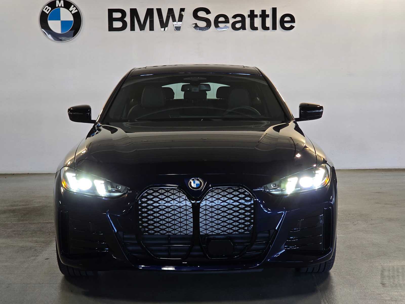 Thumbnail: 2026 BMW i4 - 6