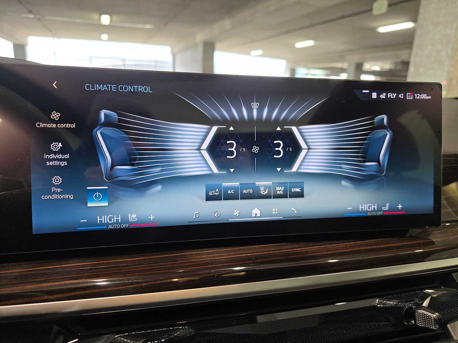 Thumbnail: 2026 BMW X5 - 14