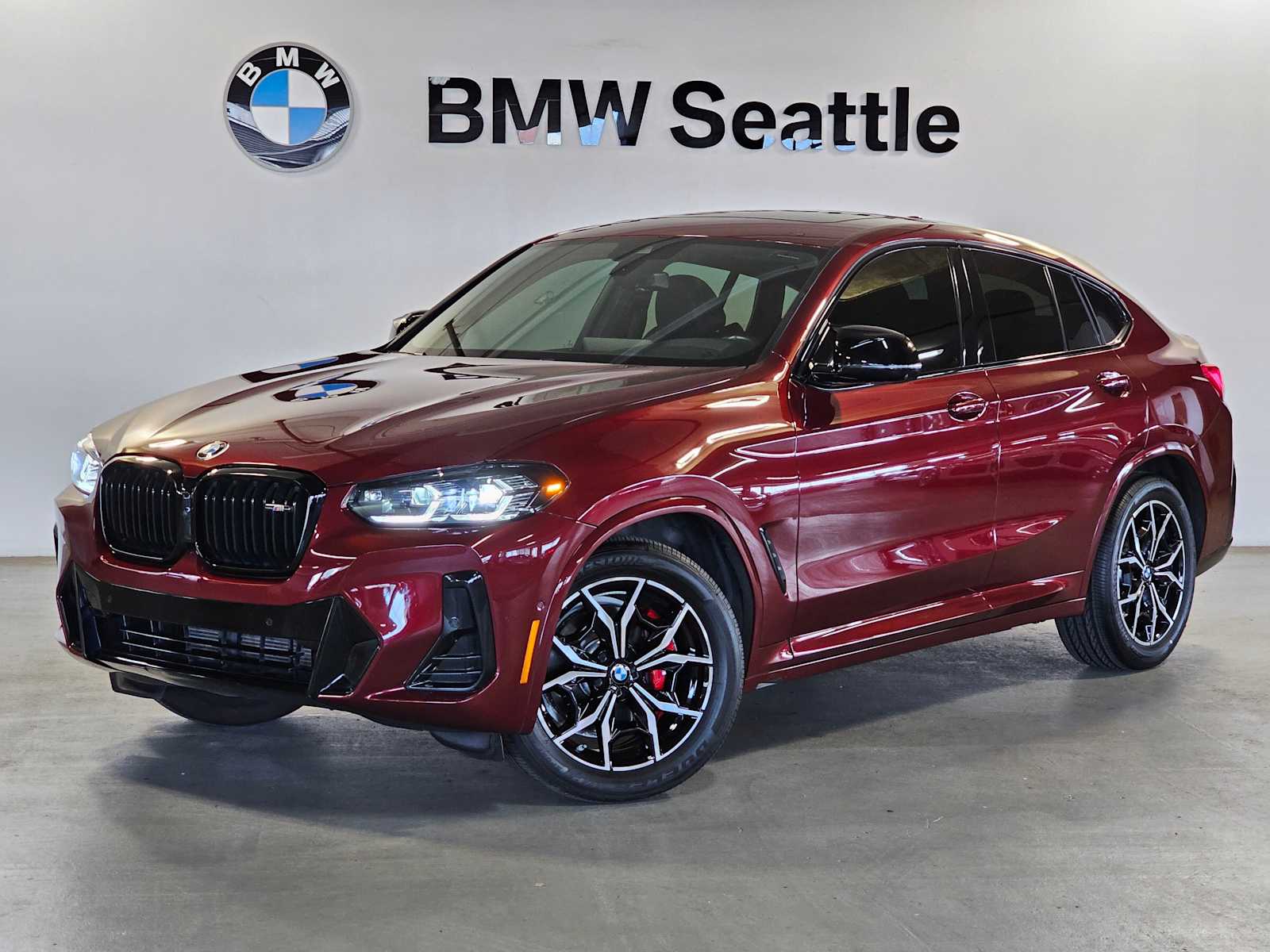 Thumbnail: 2023 BMW X4 - 1