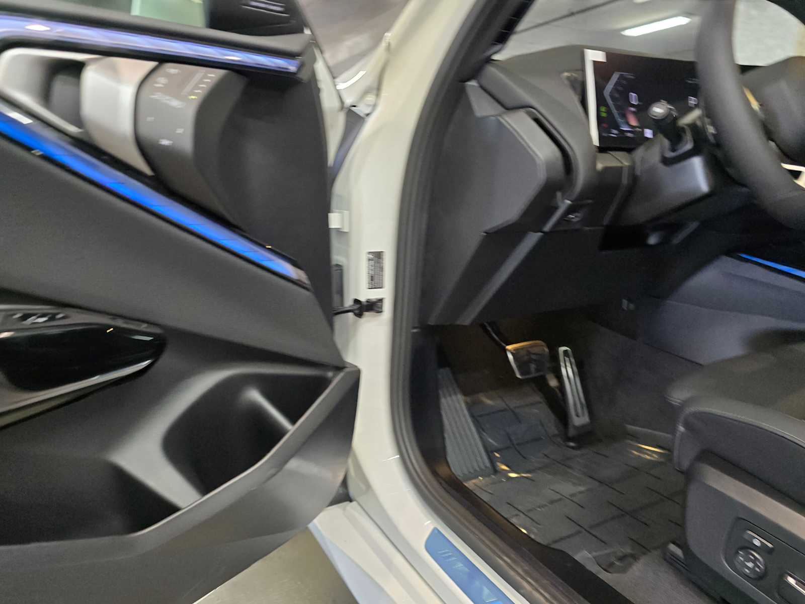 Thumbnail: 2026 BMW X3 - 22