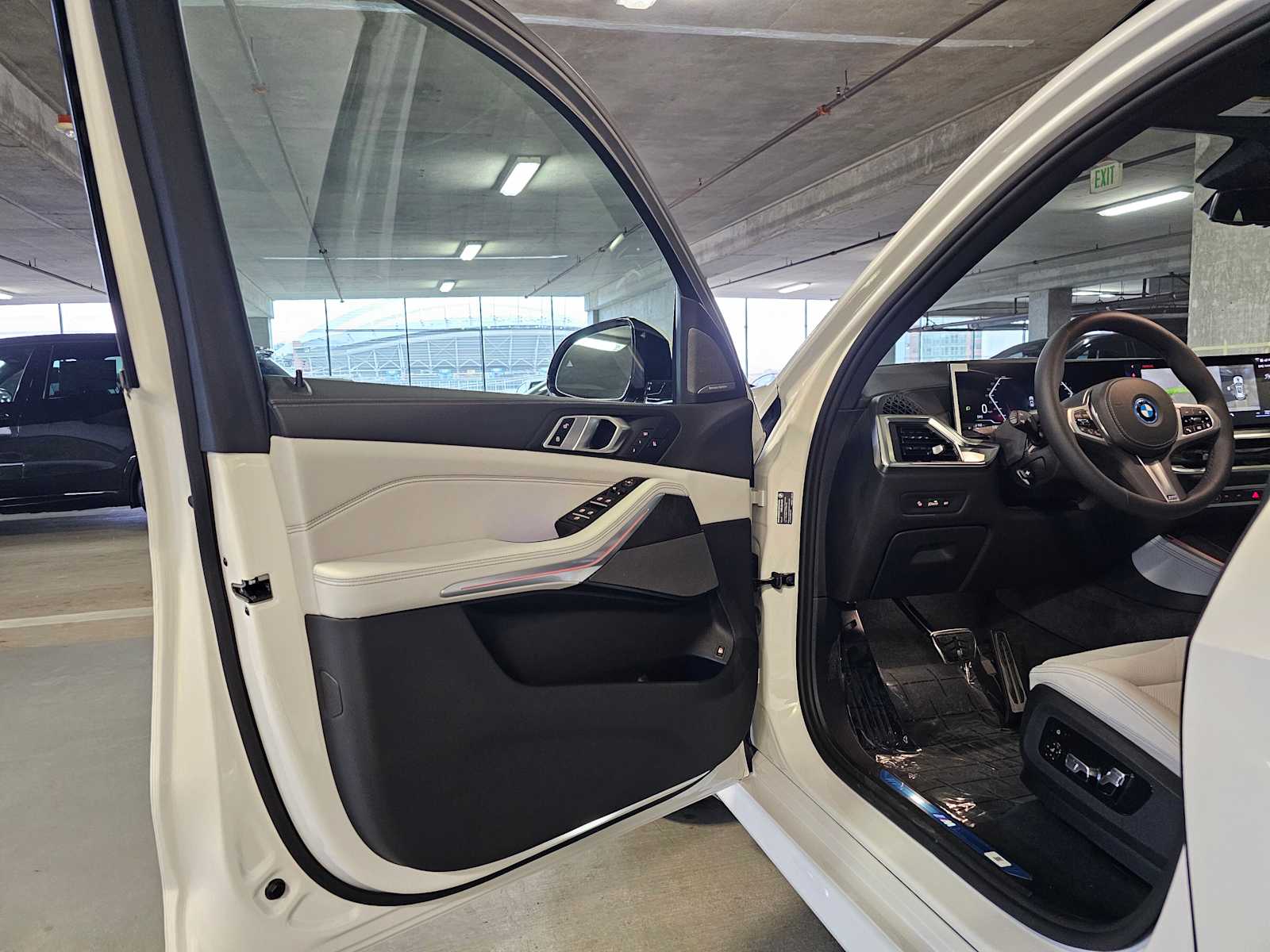 Thumbnail: 2026 BMW X5 - 32