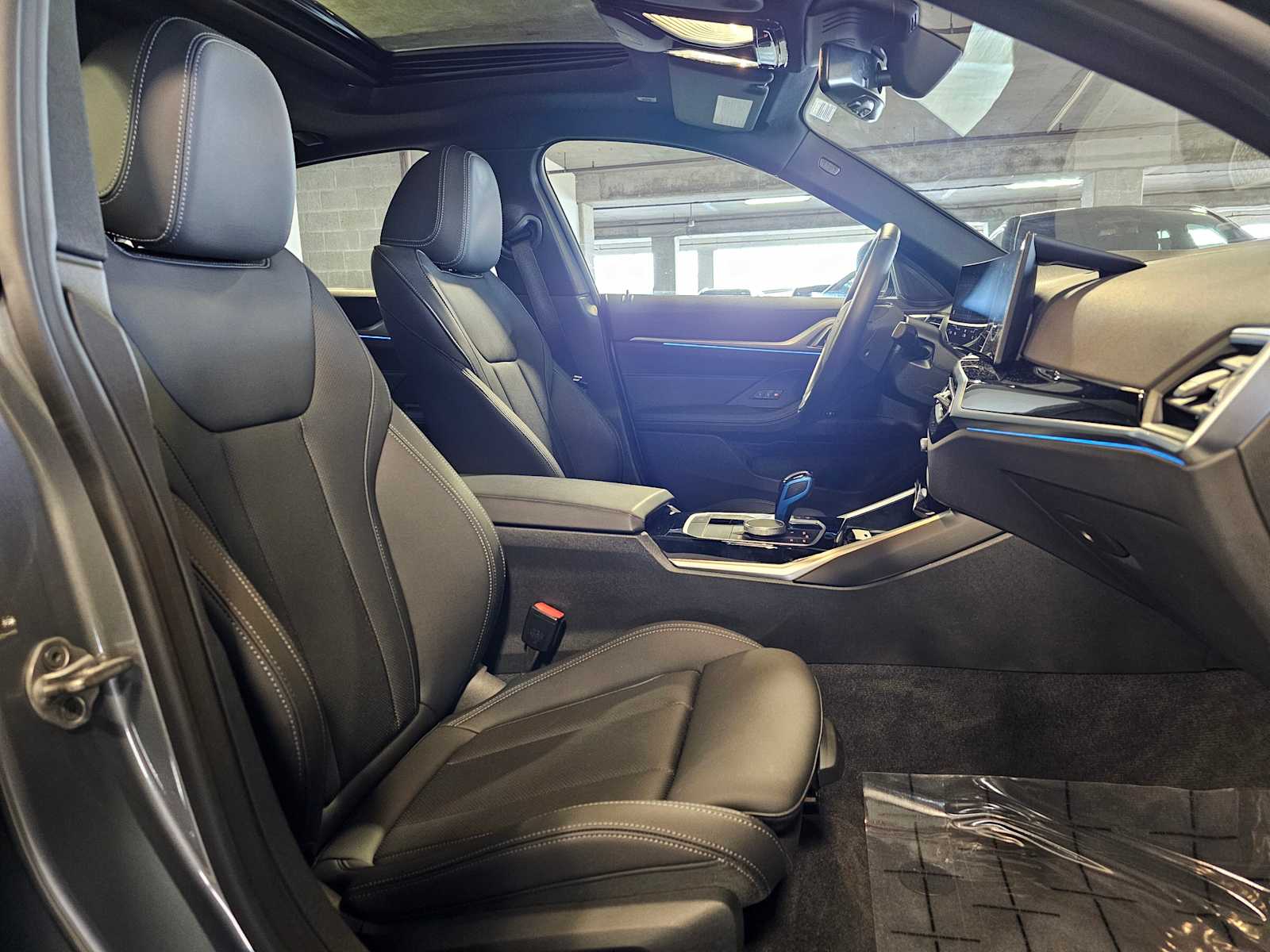 Thumbnail: 2023 BMW i4 - 40