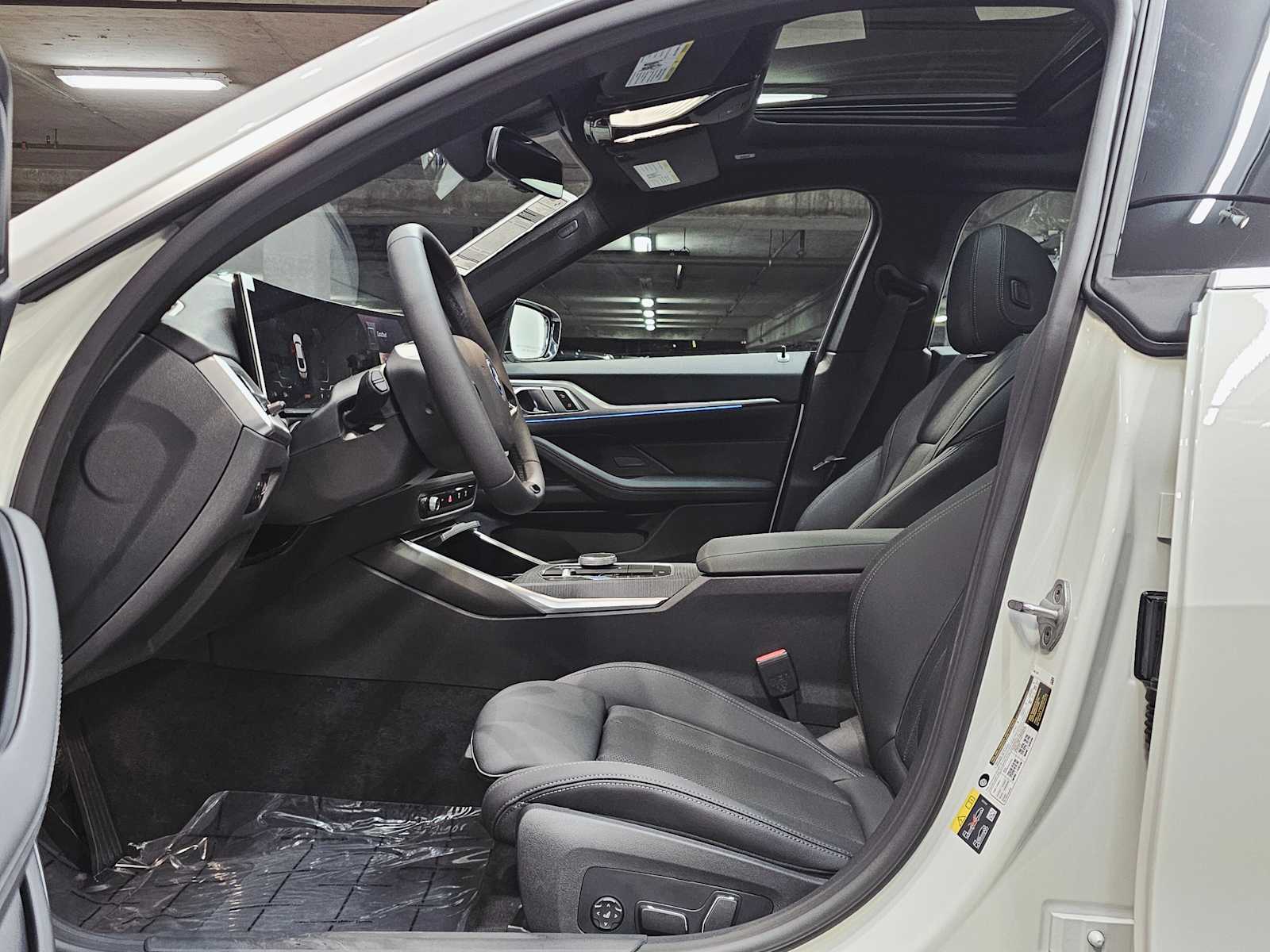 Thumbnail: 2025 BMW i4 - 23