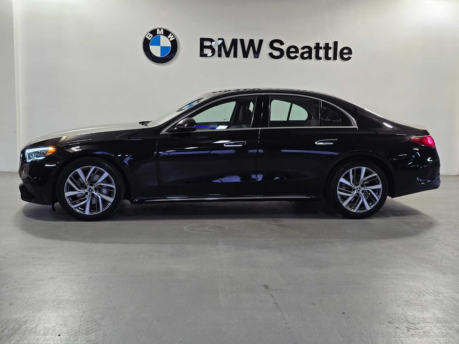 Thumbnail: 2024 Mercedes-Benz E-Class - 3