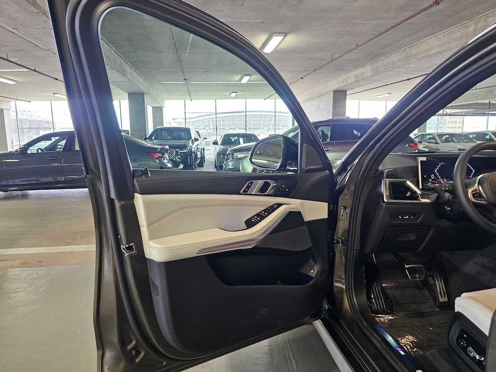 Thumbnail: 2026 BMW X5 - 24