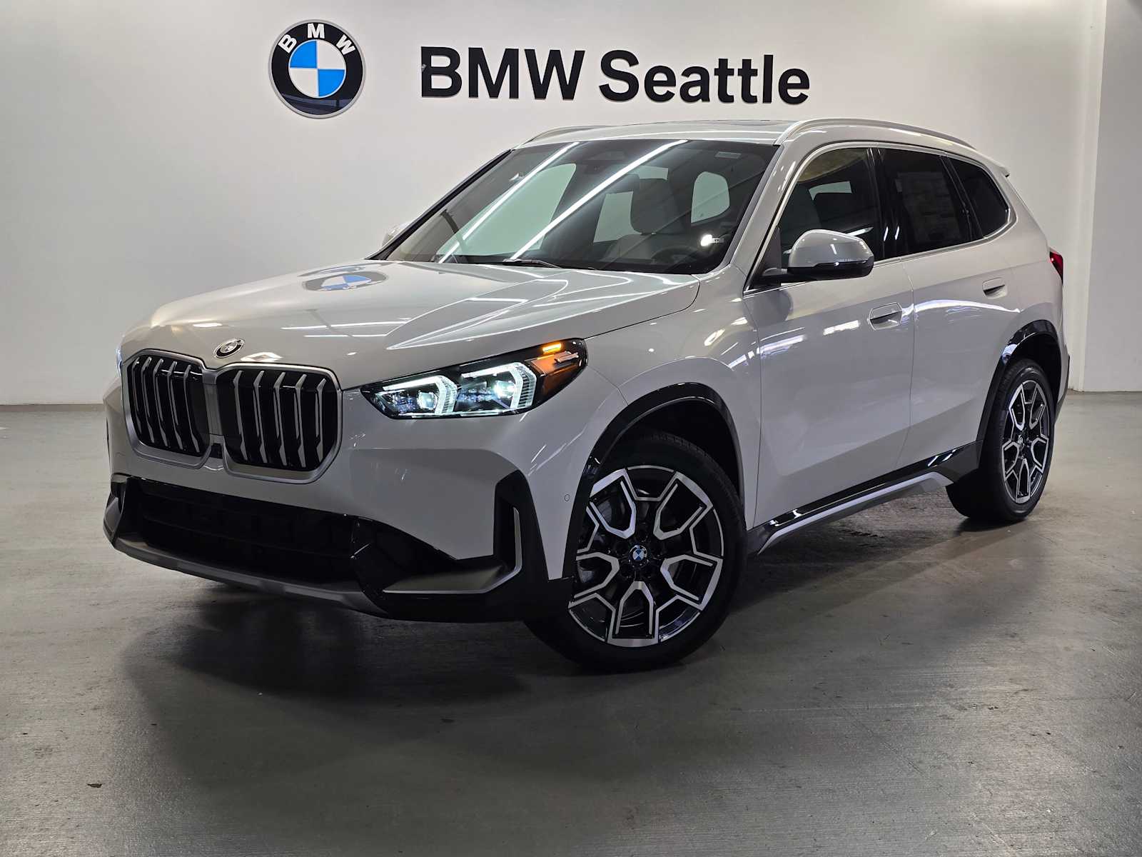 Thumbnail: 2026 BMW X1 - 1