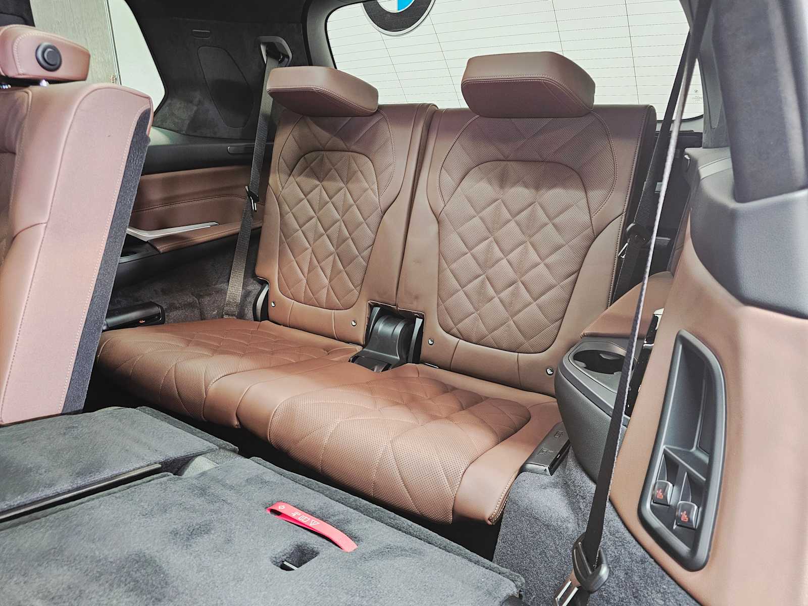 Thumbnail: 2026 BMW X7 - 27