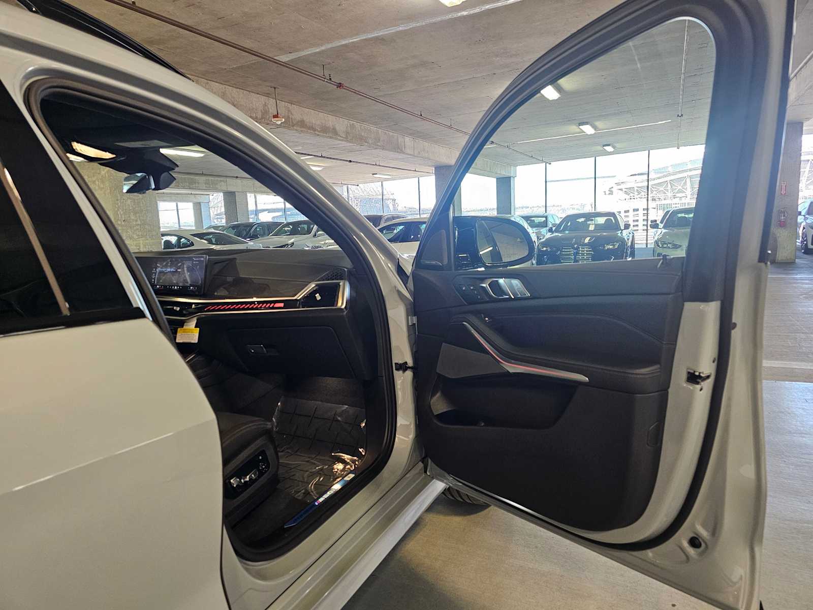 Thumbnail: 2026 BMW X7 - 42