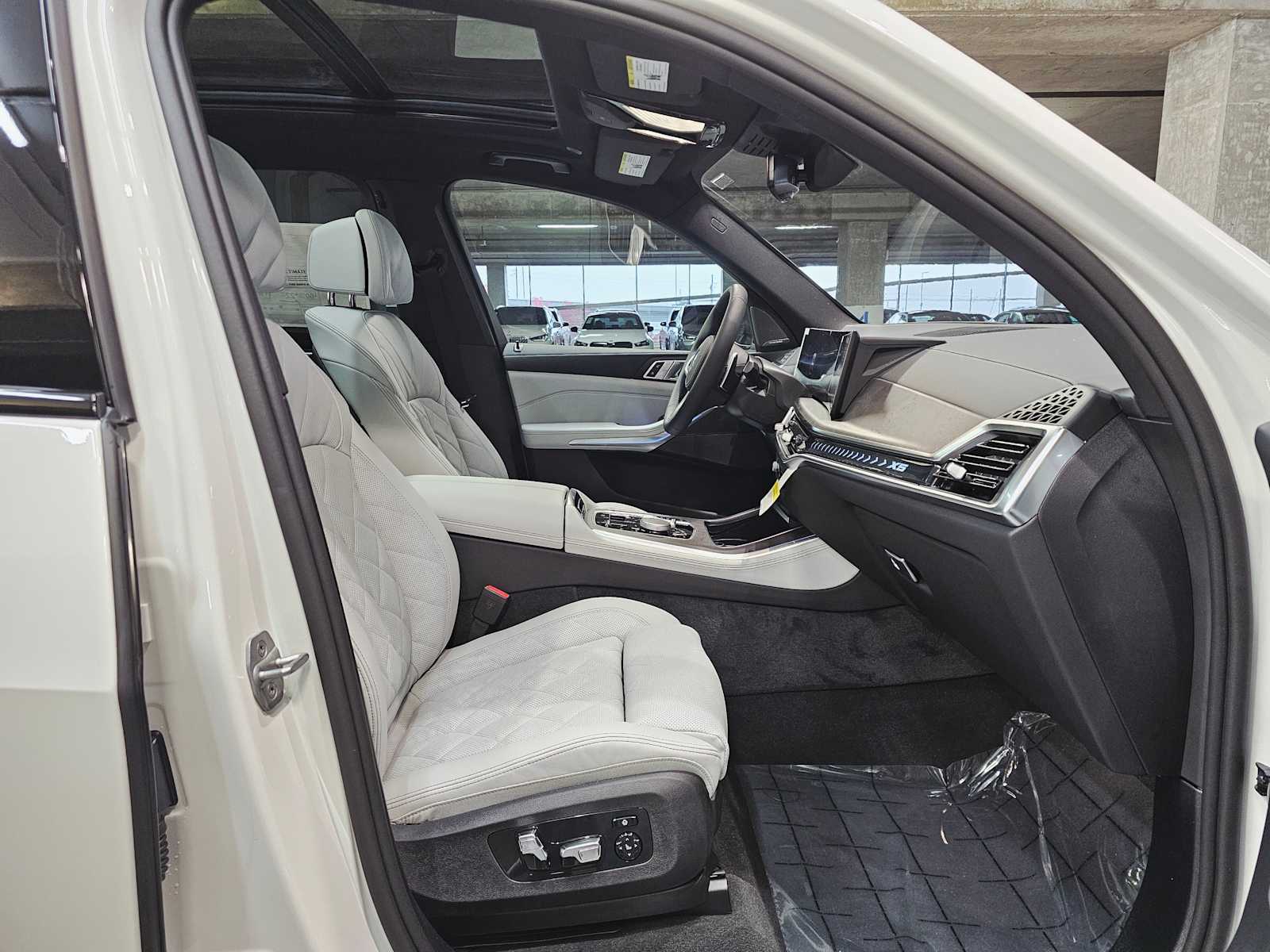 Thumbnail: 2026 BMW X5 - 27