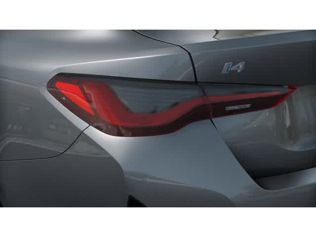 Thumbnail: 2025 BMW i4 - 8