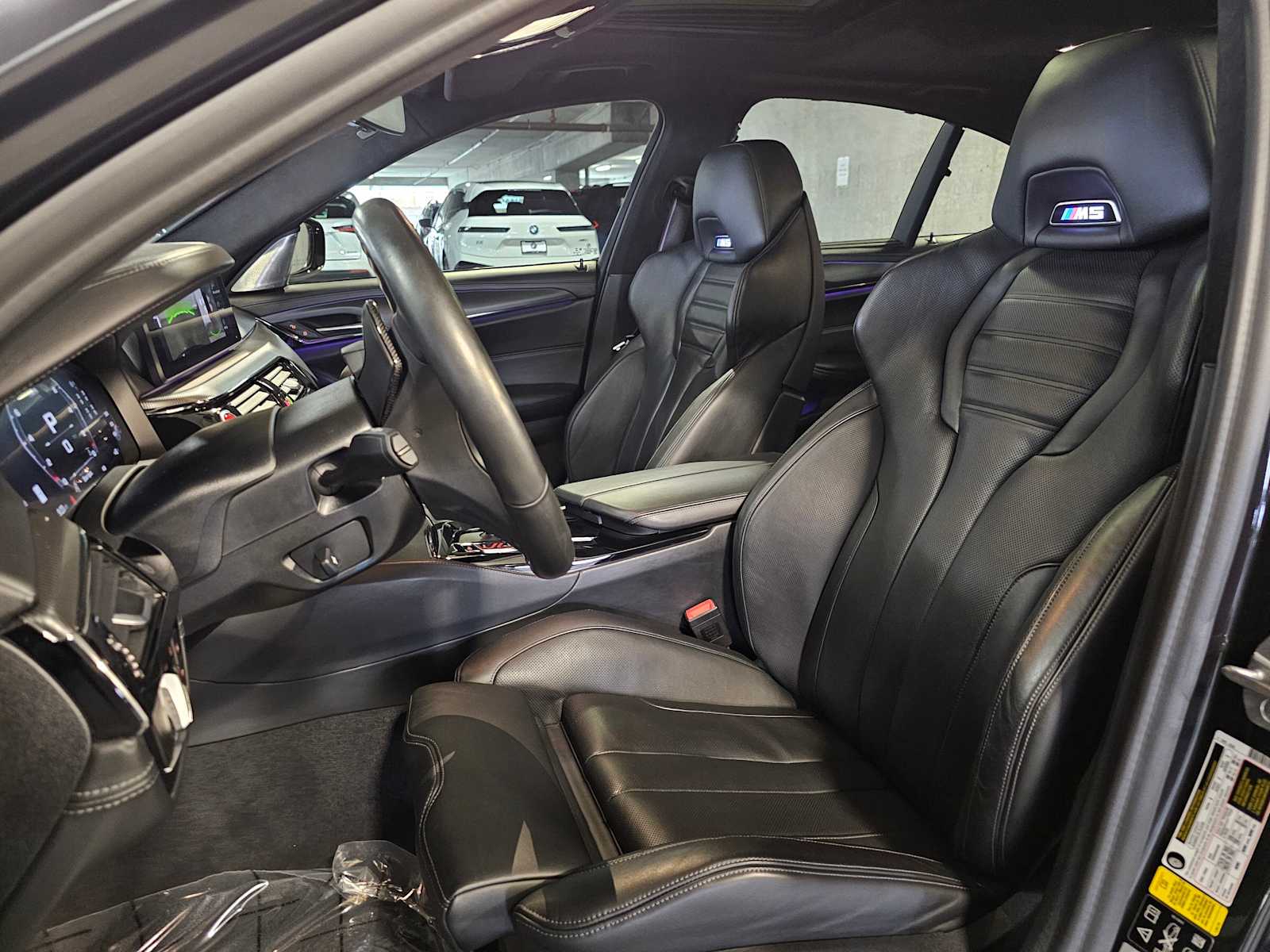 Thumbnail: 2021 BMW M5 - 31