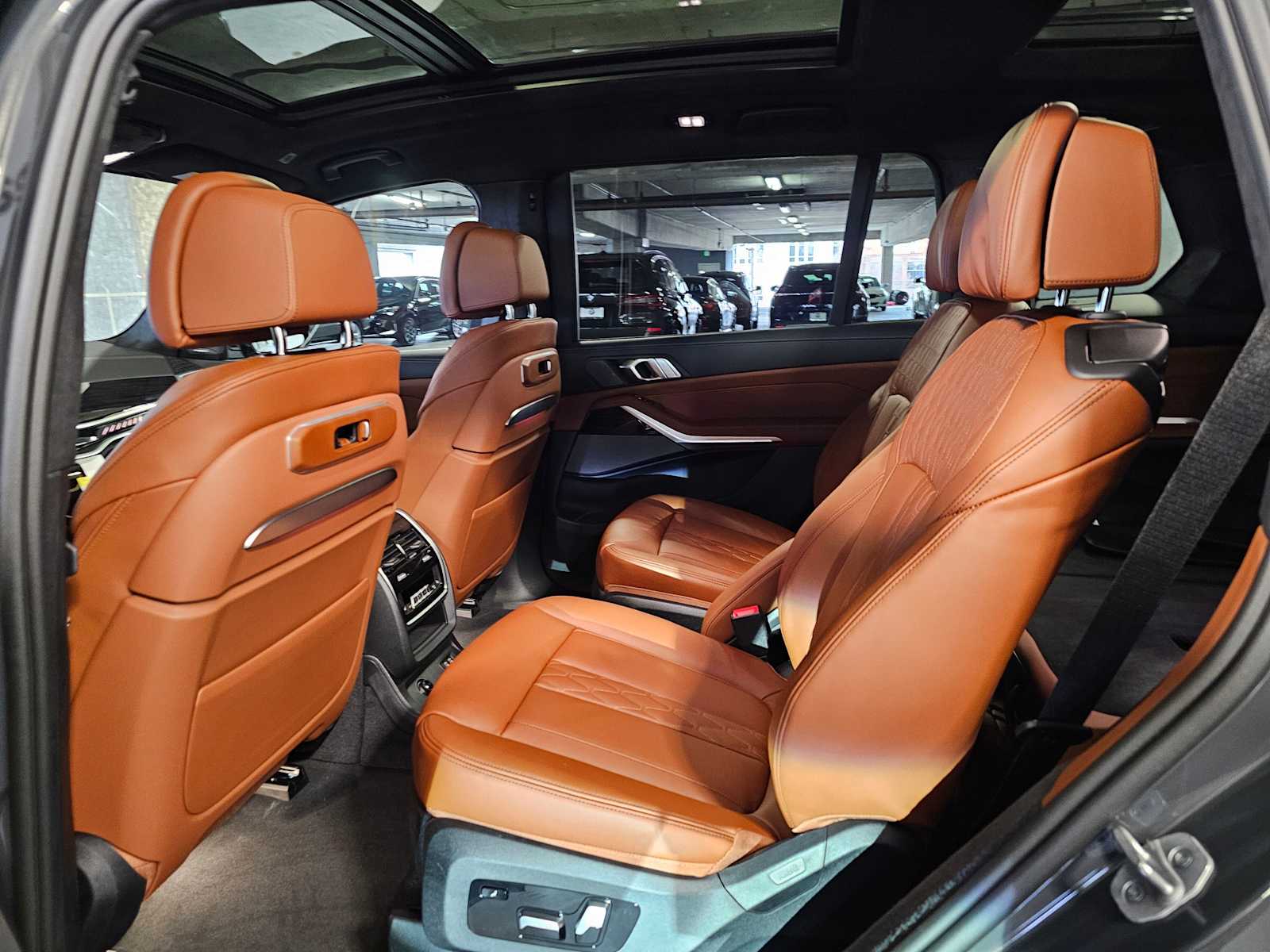 Thumbnail: 2026 BMW X7 - 36