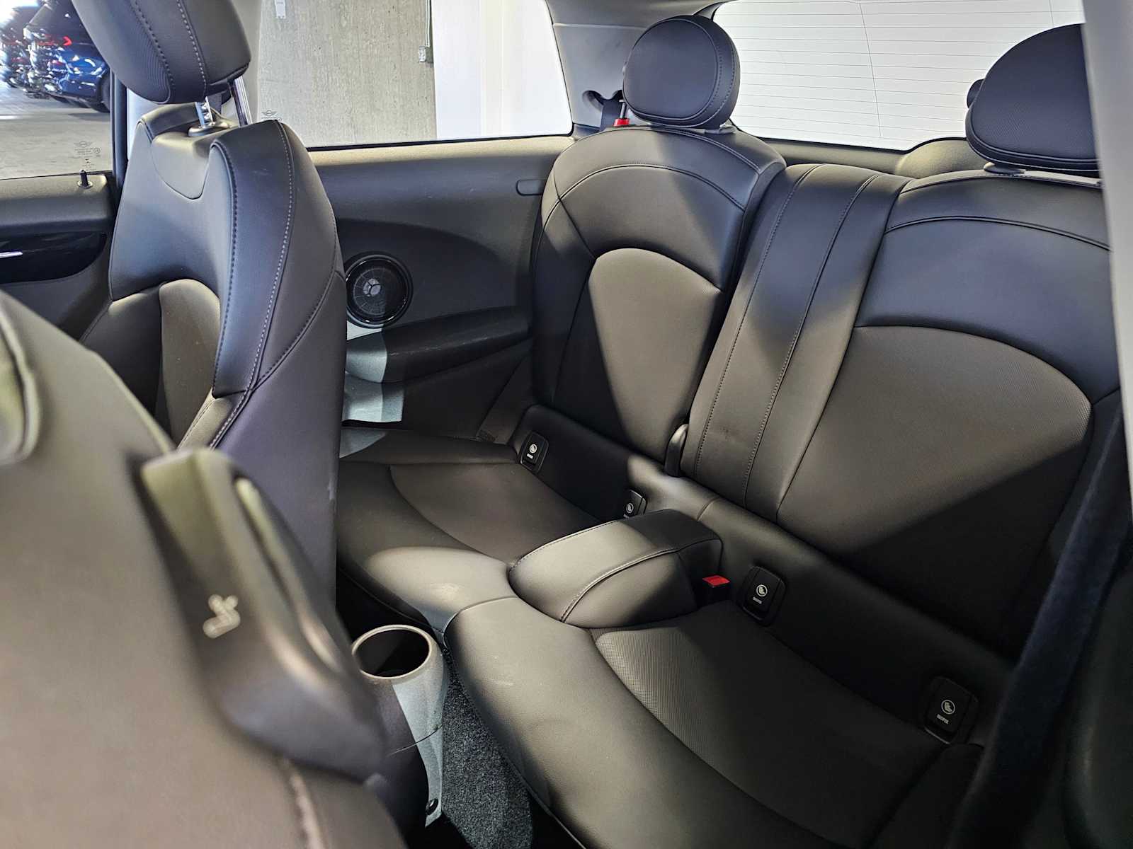 Thumbnail: 2016 MINI Cooper Hardtop - 29