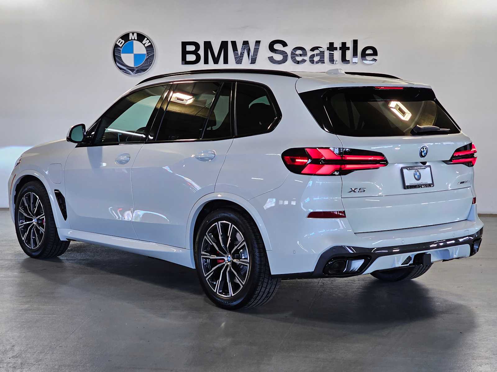 Thumbnail: 2026 BMW X5 - 4