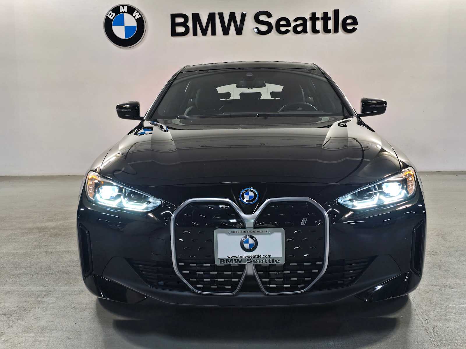 Thumbnail: 2023 BMW i4 - 6