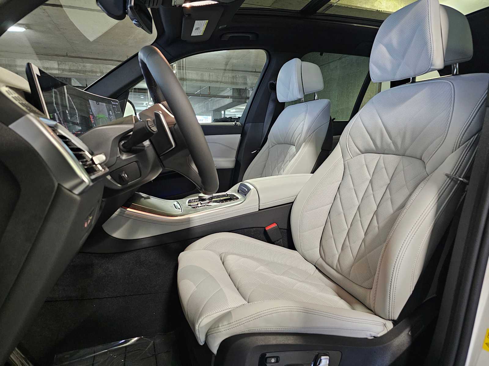 Thumbnail: 2026 BMW X5 - 33