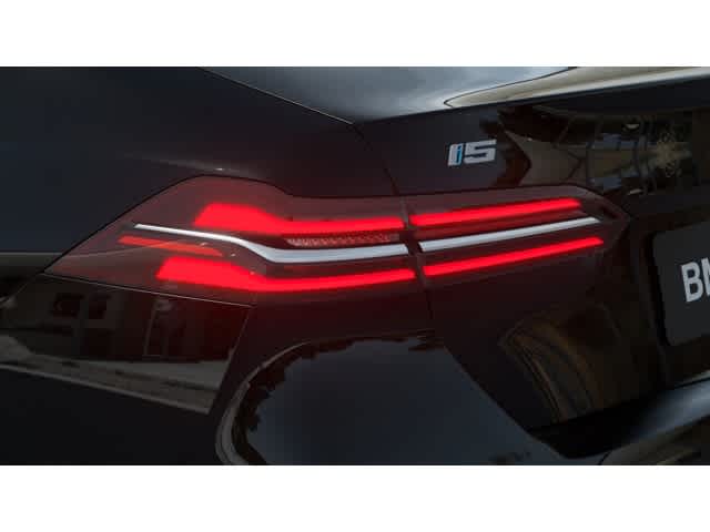 Thumbnail: 2026 BMW i5 - 8