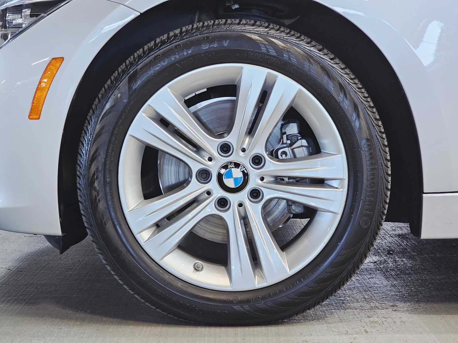 Thumbnail: 2017 BMW 3 Series - 8