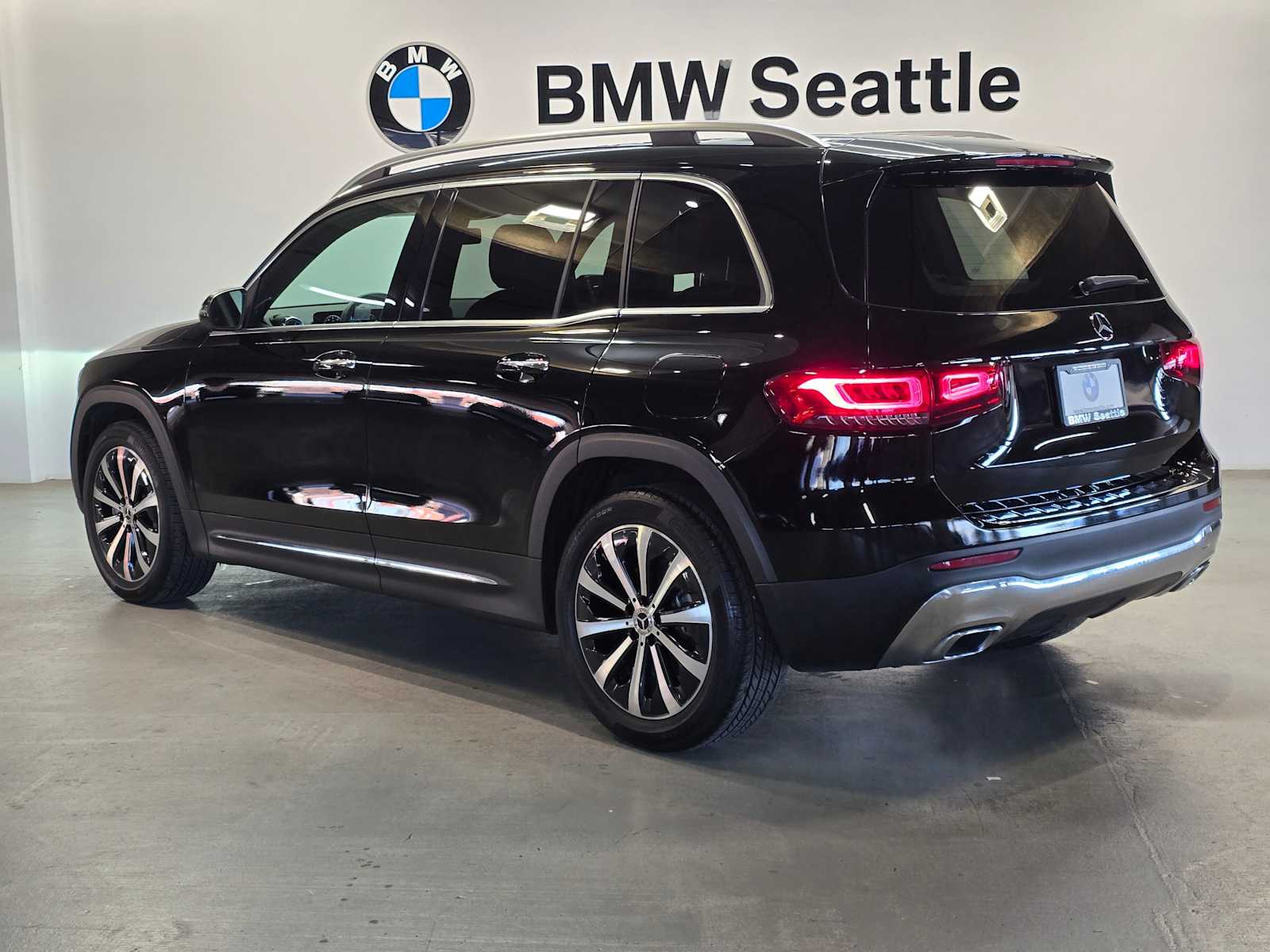 Thumbnail: 2023 Mercedes-Benz GLB - 4