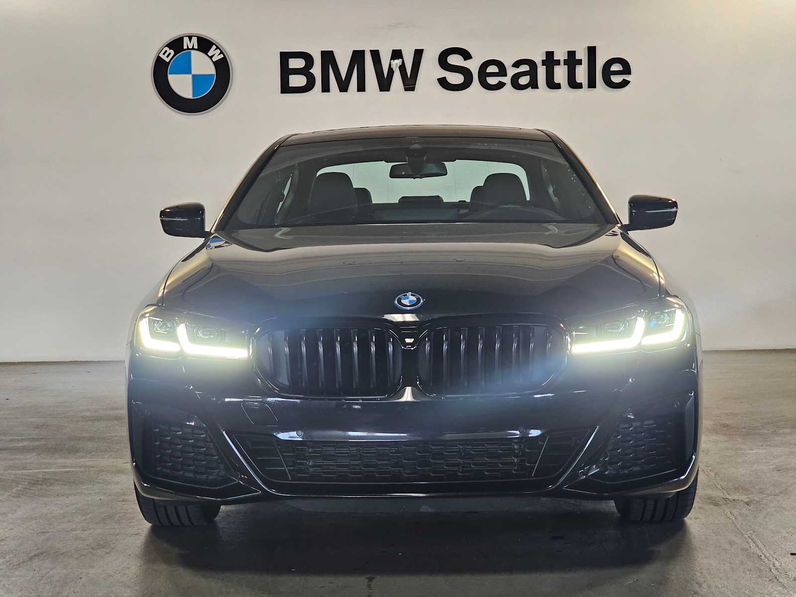 Thumbnail: 2023 BMW 5 Series - 6
