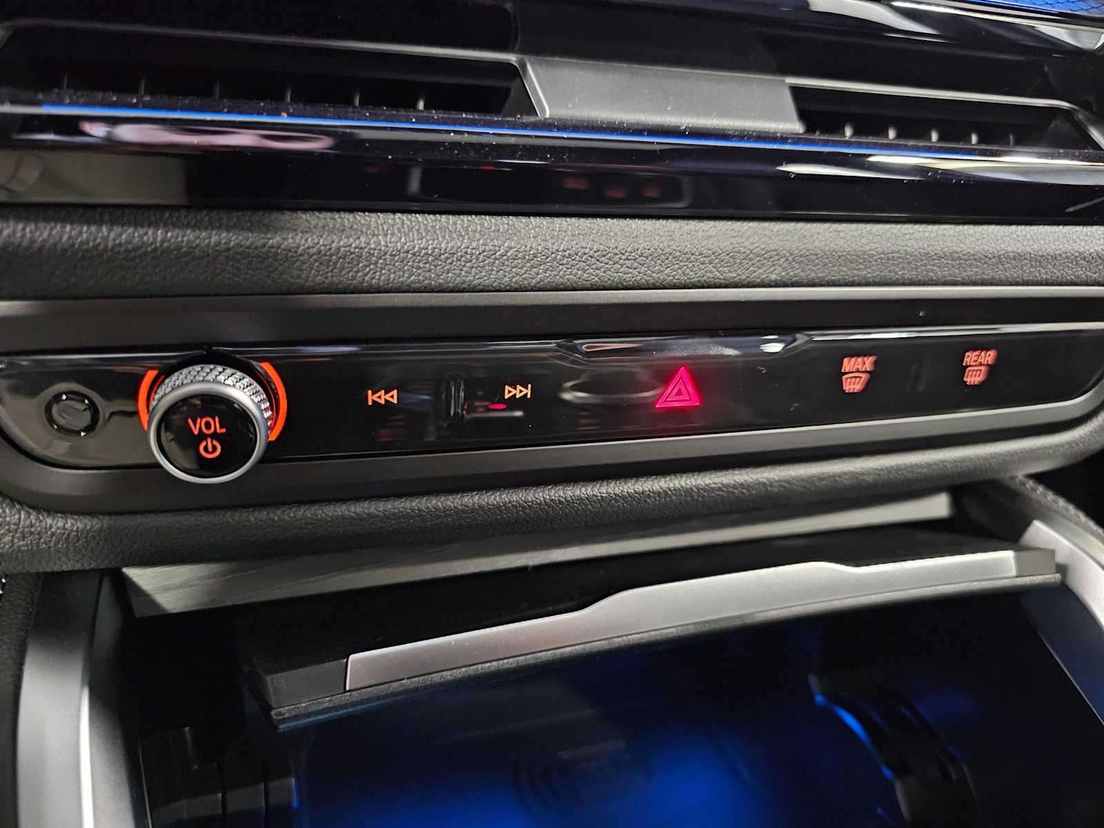 Thumbnail: 2026 BMW i4 - 18