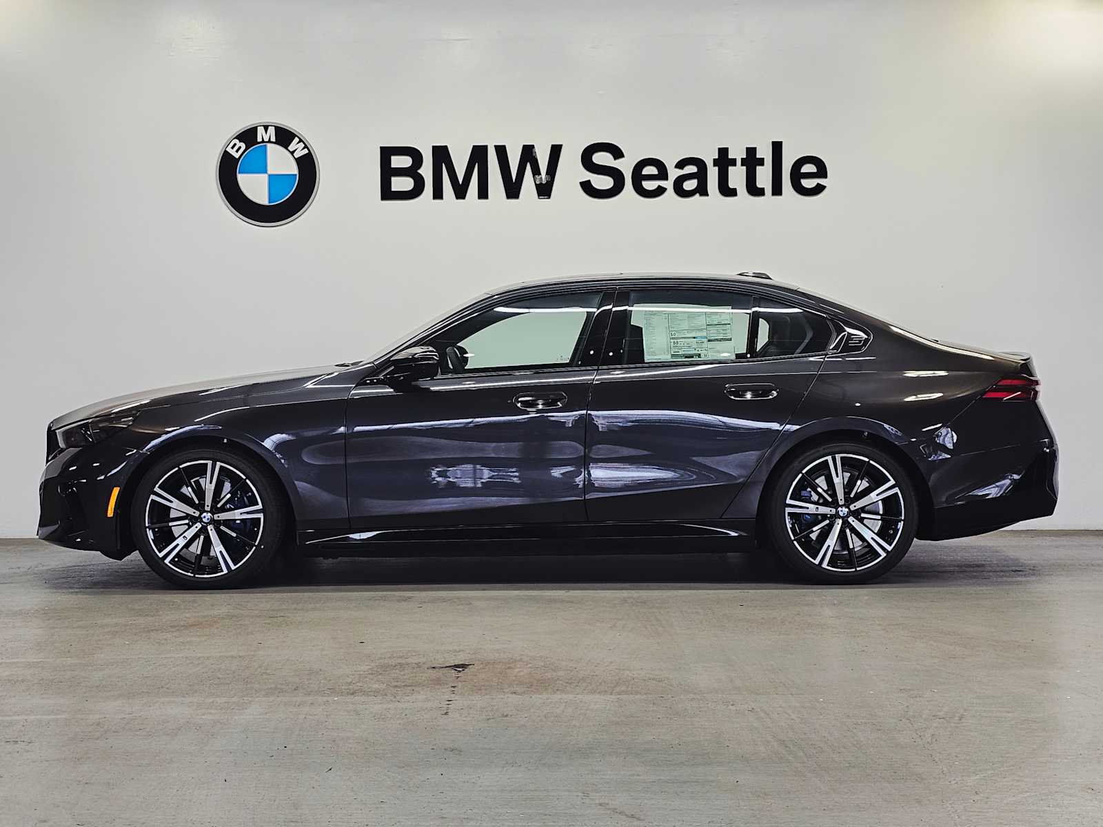 Thumbnail: 2025 BMW i5 - 3