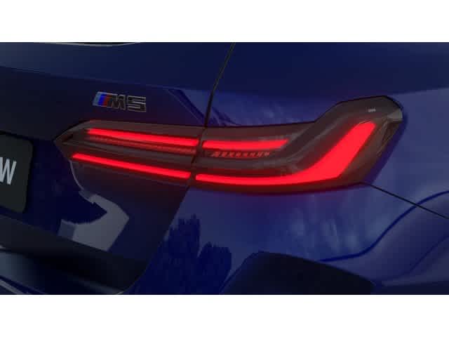 Thumbnail: 2027 BMW M5 - 8