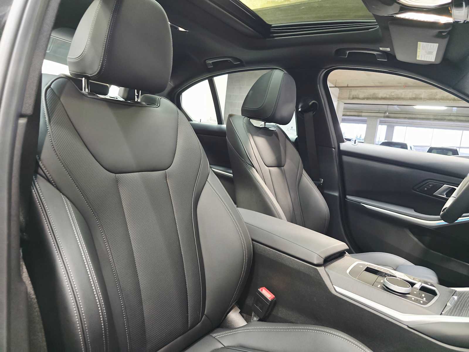 Thumbnail: 2025 BMW 3 Series - 27