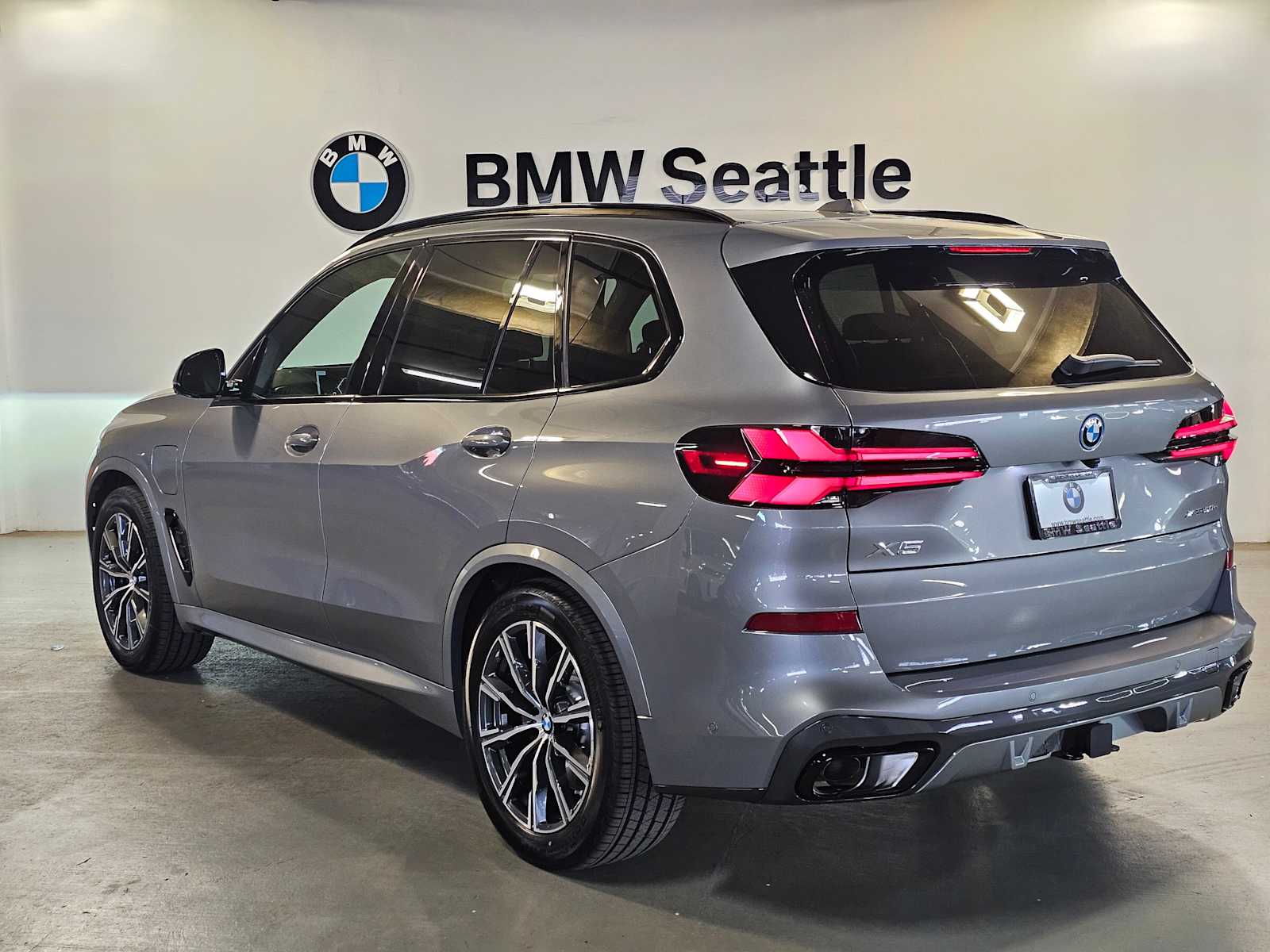Thumbnail: 2026 BMW X5 - 4