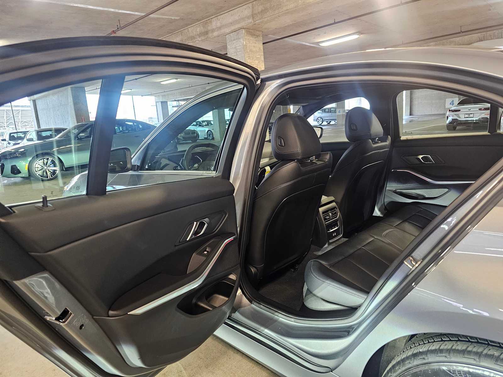 Thumbnail: 2025 BMW 3 Series - 33