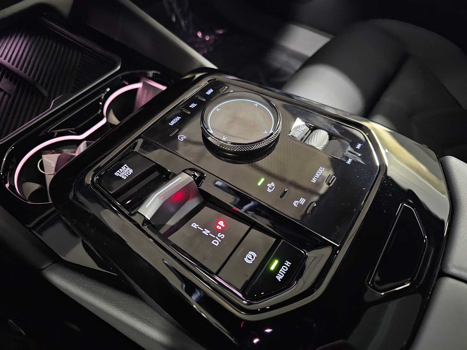 Thumbnail: 2026 BMW 5 Series - 18