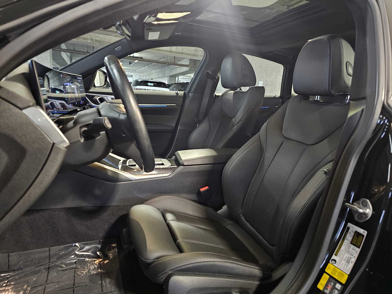 Thumbnail: 2023 BMW i4 - 32