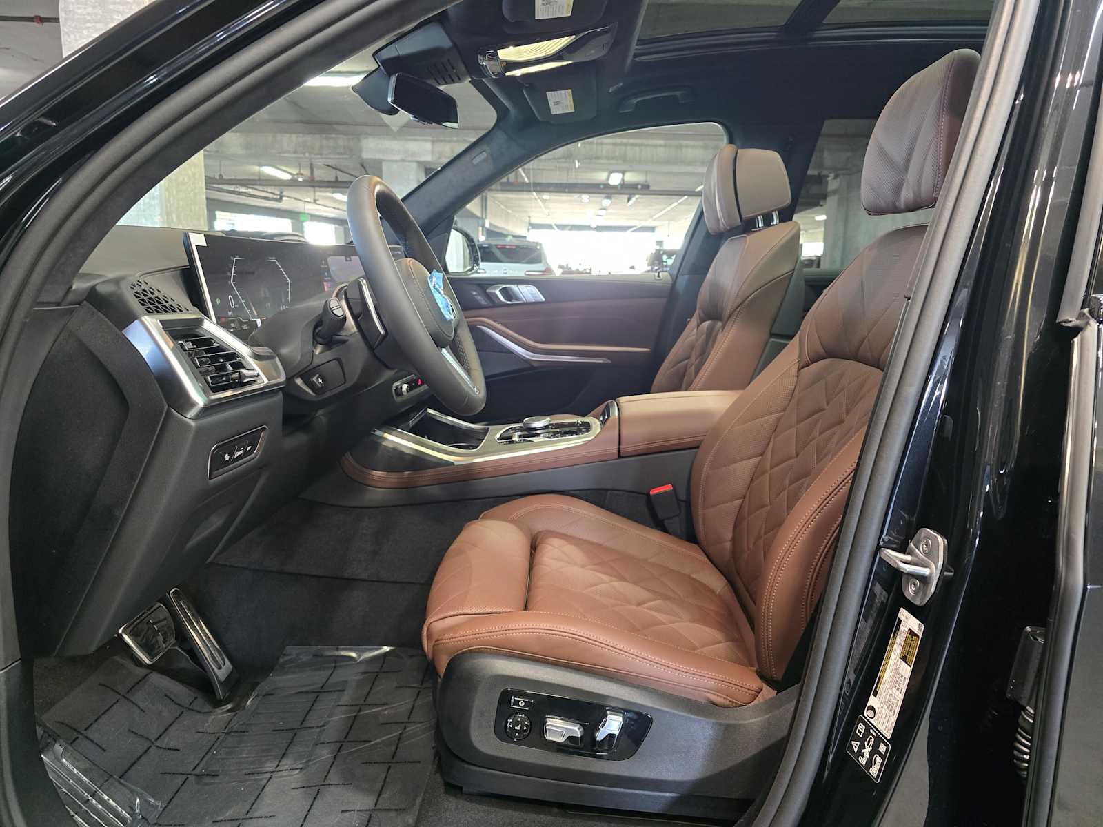 Thumbnail: 2026 BMW X7 - 25