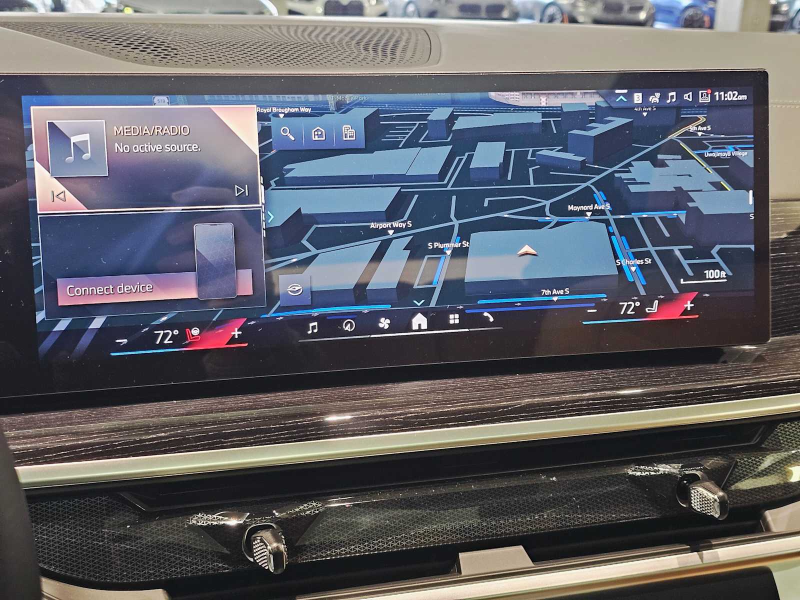 Thumbnail: 2026 BMW X7 - 14