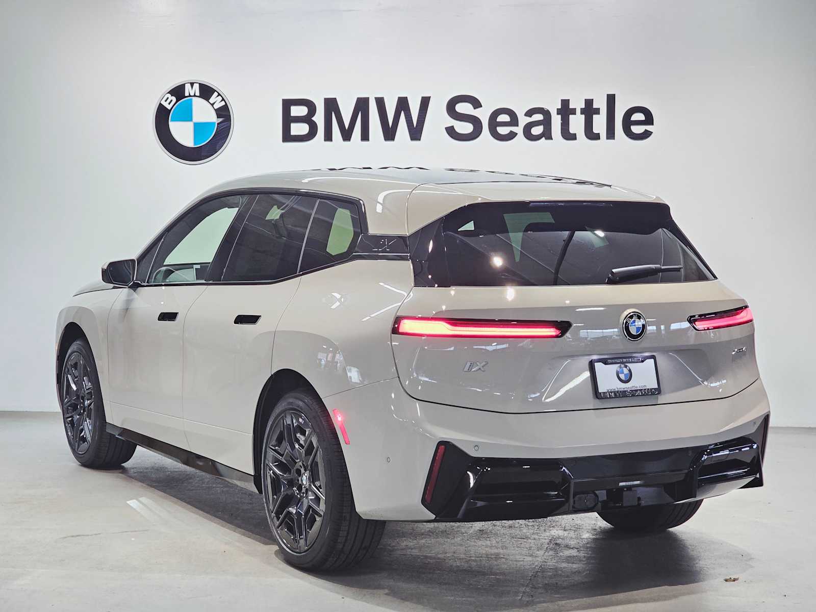 Thumbnail: 2026 BMW iX - 4