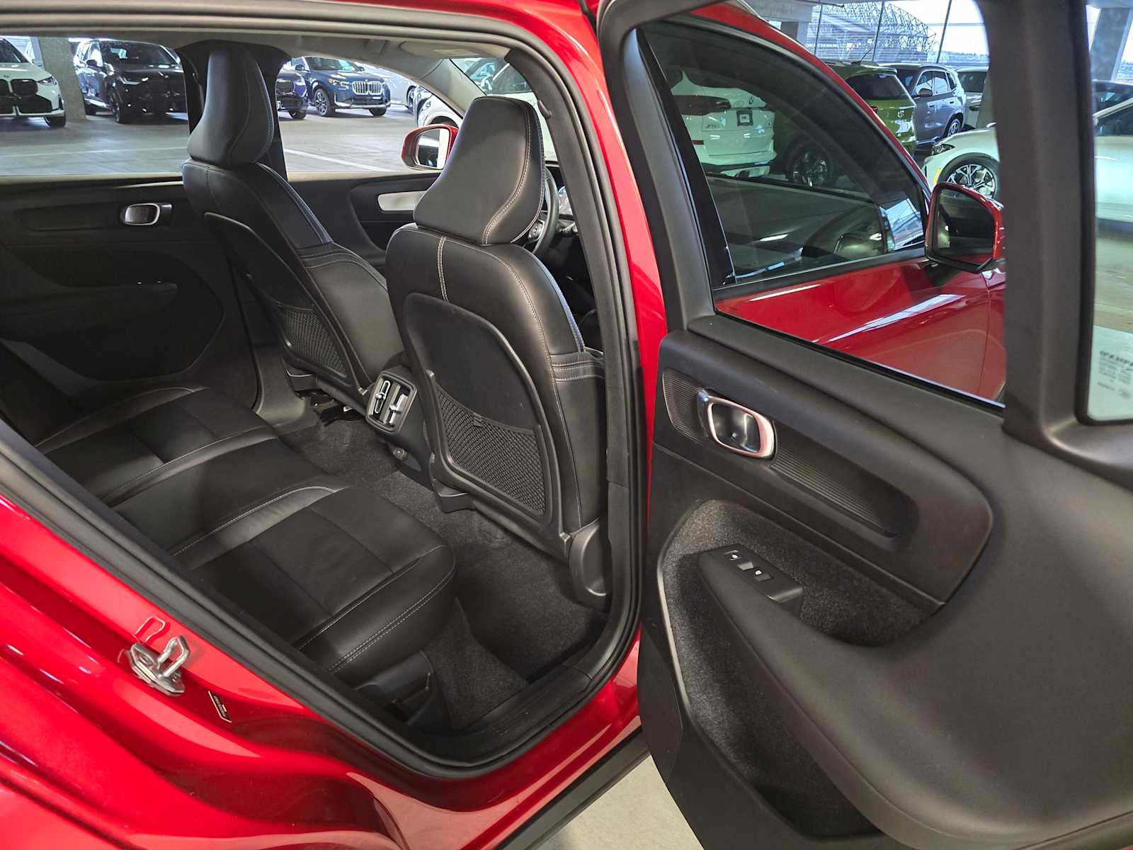 Thumbnail: 2019 Volvo XC40 - 29