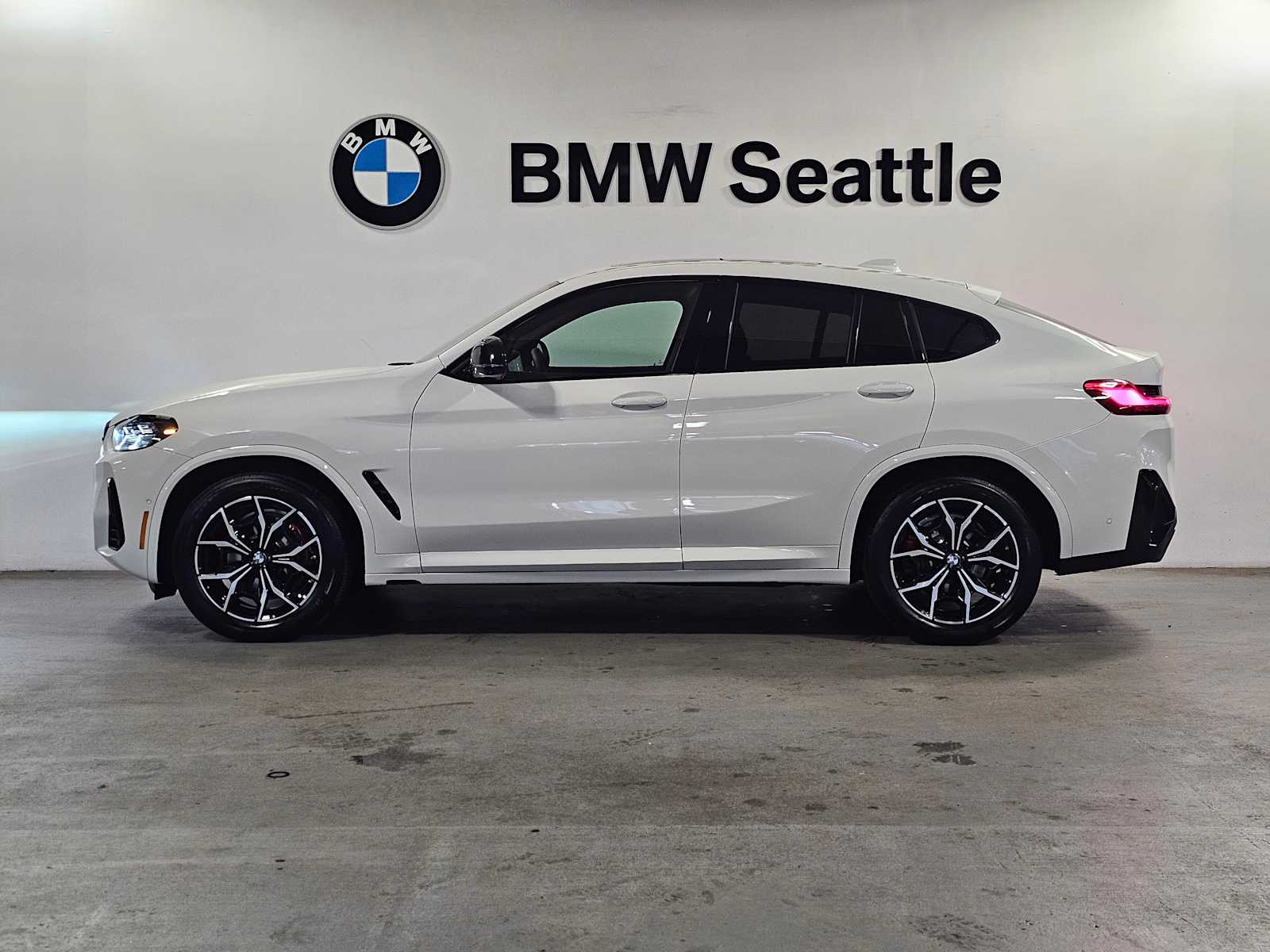 Thumbnail: 2025 BMW X4 - 3