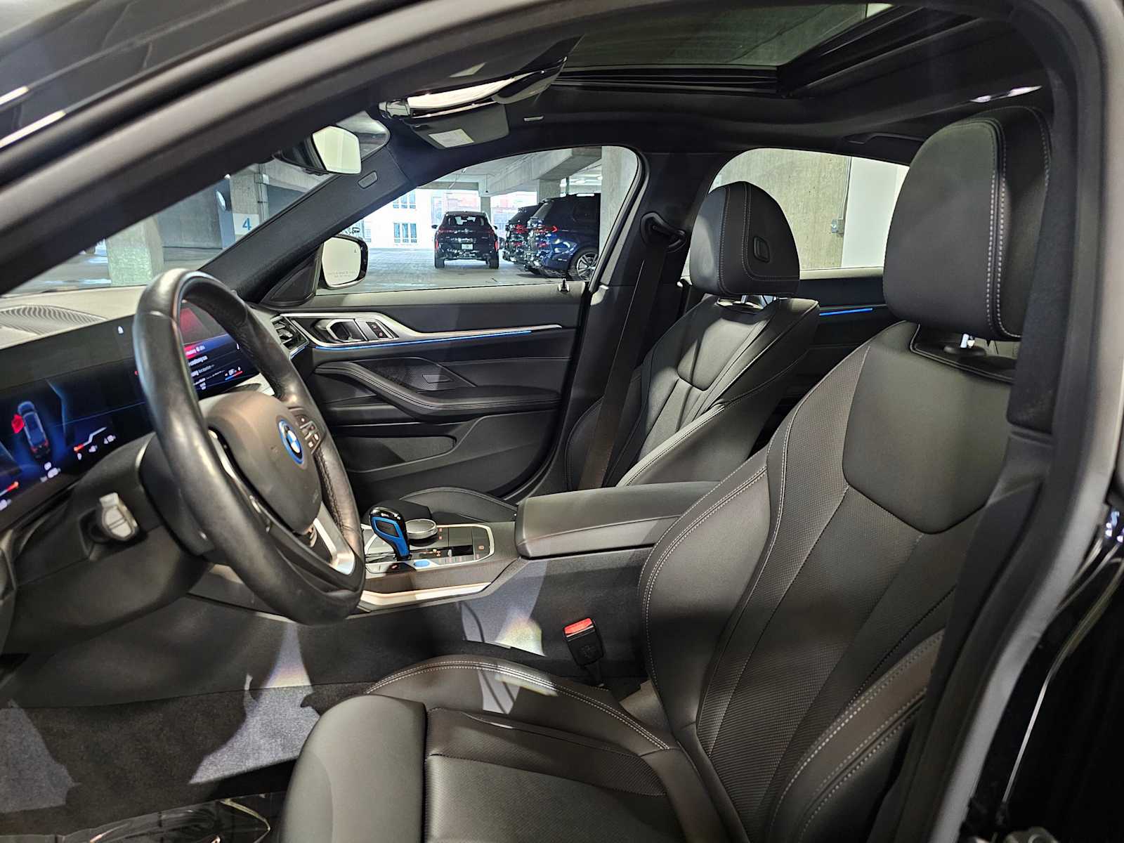 Thumbnail: 2023 BMW i4 - 32