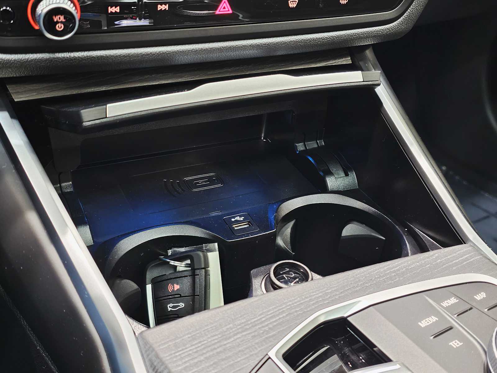 Thumbnail: 2025 BMW i4 - 19