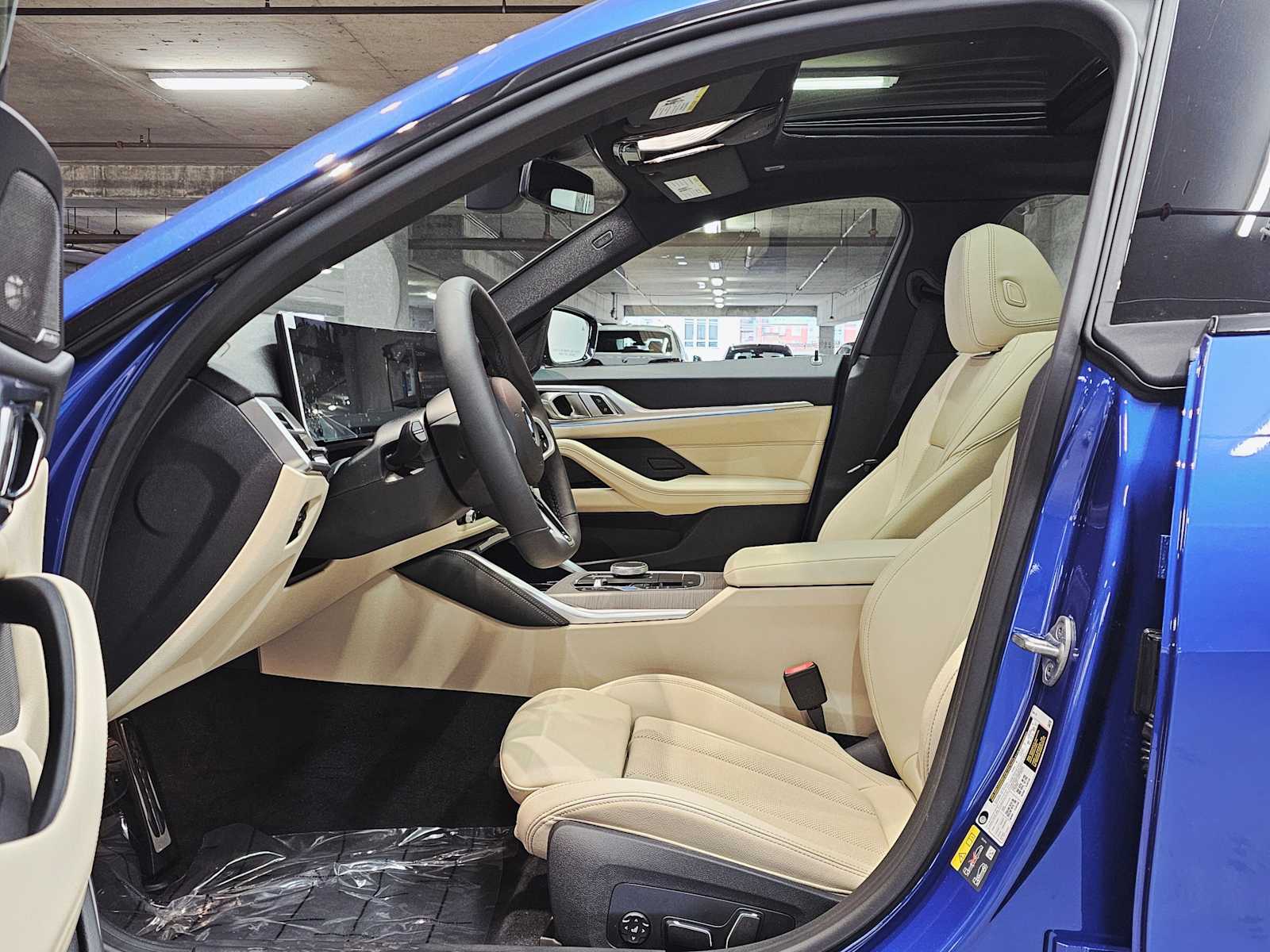 Thumbnail: 2025 BMW i4 - 23