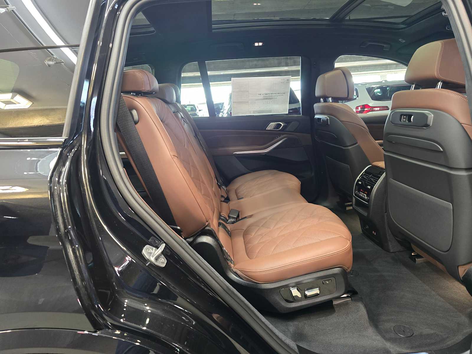 Thumbnail: 2026 BMW X7 - 30