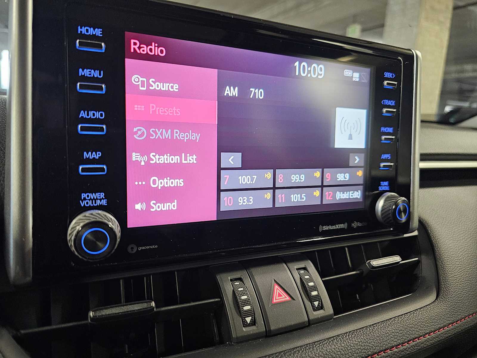 Thumbnail: 2021 Toyota RAV4 - 17